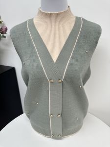 Thickened Fleece Knitted Sweater for Mom Winter Fashion Mid-aged Womens Base Layer Top with Beads Embellishment Warm Knitwear