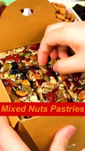 WooNut Irresistible Mixed Nuts Snack Nutritious Delicious Nut Cake Jujubes Pie Walnuts Peanuts Pastry