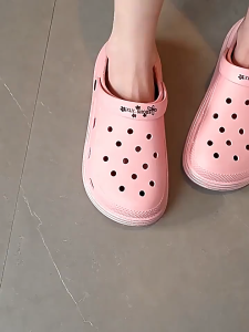 พร้อมส่ง จัดส่งจากไทย รองเท้าหัวโต ร้องเท้าหัวโตผู้หญิง พื้นหนากันลื่น พื้นหนา 5 ซม SIZE 36-41