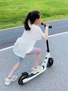 【SG In Stock】Scooter Adult Teen Kick Scooter Foldable From Age 7 To Adult Built in Hand Brake With 8 Inches Wheels