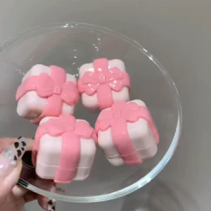 Fun Live New Gege bear Velvet fog on the lips and cheeks multi-purpose cream