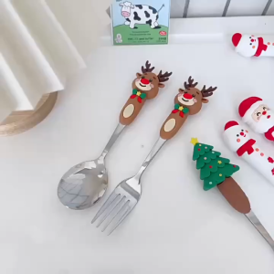 Set 2 Thìa + Nĩa Inox Tay Cầm Họa Tiết Noel Dễ Thương – Người Tuyết Tuần Lộc Ông Già Noel Cây Thông LILA B2THIADUANOEL