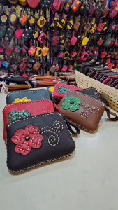 ใบโคลเวอร์ กระเป๋าใส่เหรียญ หนังแท้ทั้งใบ ขนาด 3.5x4.5 นิ้ว