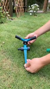 สปริงเกอร์ เเรงดันน้ำหมุน รอบทิศ ขาปักดิน วางบนลังคา ช่วยลดความร้อนได้ รดน้ำสนามหญ้า ต้นไม้ สวน การเกษตร เเข็งเเรง ทนทาน ปลอดภัย คละสี KT265 จัดส่งภายใน48ชม.