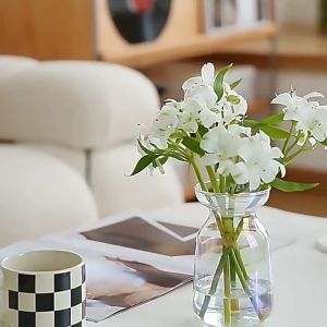 จัดส่งภายใน 24 ชั่วโมง แจกันโปร่งใส สำหรับตกแต่งห้องนั่งเล่น แจกันแก้วสีแดง จัดดอกไม้ มี4สี