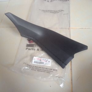cover tengah kiri panel console xmax 250 B74-F837L-00 original yamaha