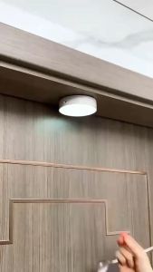 โคมไฟหัวเตียง ไฟLED ไฟเซ็นเซอร์อัตโนมัติ ชาร์จได้ ไม่ต้องใช้ถ่าน แบตอึด ยึดผนังด้วยแม่เหล็ก 3 สีปรับได้