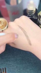 ดินสอเขียนคิ้ว 4มิติ สะดวก 4ส้อม ใช้งานง่าย ดินสอเขียนคิ้วแบบกันน้ำ กันเหงื่อ คุณค่าดาย