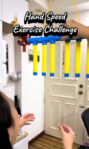 KIDZOONAA - TANTANGAN REAKSI CEPAT TANTANGAN JATUH TONGKAT PERMAINAN ORANG TUA-ANAK LATIHAN MATA (XTS-4198)