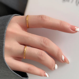 แหวนนิ้วชี้ทองคำมือทำมือประดับดอกไม้ละเอียดอ่อน แหวนปลายนิ้วไม่ซีดจาง แหวนเรียบง่ายทันสมัยสำหรับใส่ไปทำงาน