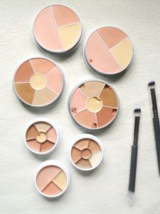 Limited Edition Three-Color Large Concealer Opera Ghost Corrective Color under Eye Circles Tear Groove Makeup Tool