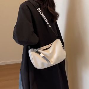 Dumpling bag Shoulder Bag female messenger bag portable dumpling bag 2024 New Airy Armpit Bag simple shoulder canvas bag