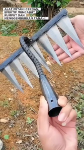 Rake Besi Gulma Alat Perkebunan Penyiang Pencabut Pembersih Rumput Liar