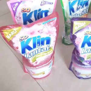 Soklin Lantai Kemasan Pouch Besar 770 ML