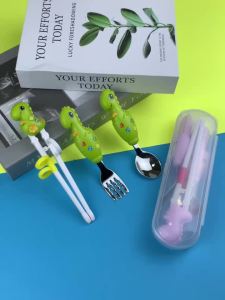 Bộ Đũa Tập Ăn Kiểu Khủng Long Cho Trẻ Em Kèm Thìa/dĩa Và Hộp Đựng Dao Kéo Bộ Đồ Ăn Hoạt Hình Bằng Nhựa ABS Thân Thiện Với Môi Trường Dành Cho Trẻ 3-6 Tuổi