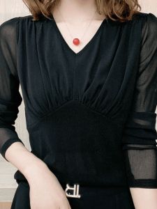 ทันสมัย French คอวี ดีไซน์ ตาข่าย เสื้อเบส ผู้หญิง เสื้อเชิ้ตตัวเล็กรส เสื้อท่อนบน สลิมฟิต ชุดทํางานแขนยาวสีบริสุทธิ์