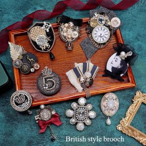 Retro British Style Fabric Badge Brooch Tassel Lapel Flower Coat Accessory Women Baroque Court Fresh out Fashion Jewelry