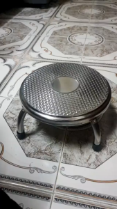 Ghế inox thấp đa năngghế ngồi xổm nhặt rau tiện lợi chắc chắn