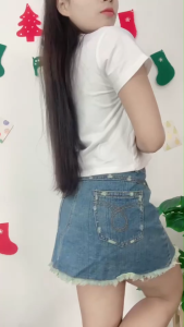 ชุดเซ็ตเรียบง่าย เสื้อแขนสั้น+กระโปรงขาด เริ่ดๆ