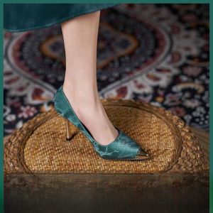 เซ็กซี่ ทันสมัย รองเท้าส้นสูงสําหรับผู้หญิงขนาดเล็ก 31-33 กริชบางเท้ากว้างรองเท้าที่รองเท้าเหมาะสําหรับการสวมใส่ในชีวิตประจําวัน