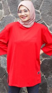 Kaos Basic Oversize Panjang Lengan 7/8 Belah Pinggir Atasan Wanita Dewasa Muslimah Jumbo Hijab Style - Desain Panjang dengan Belahan Pinggir, Cocok untuk Muslimah