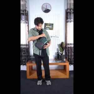 DUNE BLACK GREEN |ManNeedMe X URBAN| Tas Selempang Pria Wanita Sling Bag Bahu Clutch Bag