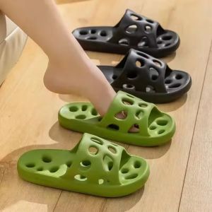 ฤดูร้อนผู้ชายรองเท้าแตะสไลด์ห้องน้ํารั่วลื่นในร่มบ้านหนาด้านล่าง Flip Flops ผู้หญิง Quick-Drying รองเท้าแตะ