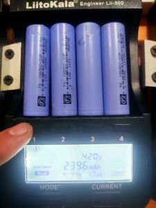 batrai perakitan 1 Merk 1 tipe 1 kapasitas.. buat perakitan...2000 MAh Smpy 2300 Mah