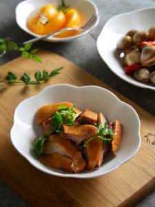 Fine Oven-Safe Microwave-Safe Petal Plate