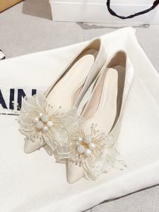 รองเท้าส้นแบนแบบสวมสำหรับผู้หญิงในช่วงฤดูใบไม้ผลิและฤดูใบไม้ร่วง ดีไซน์หวานๆ พร้อมโบว์ผีเสื้อ รองเท้าแต่งงานแบบสวมสบาย