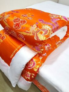 Old-Fashioned Edging Quilt Wedding Handmade Quilt Traditional Hi Dragon and Phoenix Quilt Retro Wedding Silk Brocade Chinese Cotton