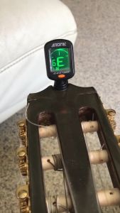 Guitar Tuner Clip-on Rotatable Chromatic Digital Tuner LCD Display Mini for Guitar Bass Ukulele Violin Acoustic Musical Instrument