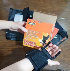 Găng tay móc sắt hỗ trợ tập xà đơn Valeo giúp bạn đu hít xà lâu hơn giảm đau lưng bao tay có móc sắt tâp gym đa năng Găng Tay Thể Thao Thương Hiệu Valeo - Lazada