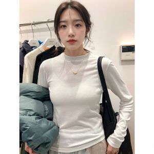 Spicy Girl Slim Fit V-Neck Knitted Short Sleeve T-Shirt Womens White Summer Design Unique Ice Silk Color Block Short Top Trendy