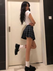 Váy Ngắn Kẻ Caro Cạp Cao Phong Cách Mỹ Cổ Điển Dành Cho Nữ Mùa Xuân Thu 2025 Váy Ngắn Xếp Ly Đa Năng Cho Nữ