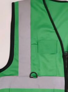 [ออกใบกำกับภาษีได้] เสื้อสะท้อนแสงรุ่นเต็มตัว สีเขียว มีช่องเสียบบัตรและปากกา (พร้อมส่งในไทย/รวมVatแล้วค่ะ)