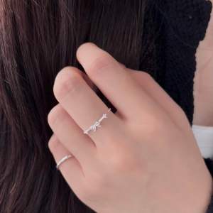 BUTTERCREAM Camille s925 Sterling Silver Ribbon with Zirconia Ring