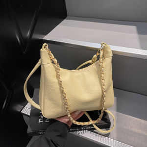 Casual Commuter Womens Large Capacity Tote Bag Fashionable Chain Design Handbag Shoulder Bag Suitable for Daily Use