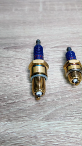 หัวเทียน 2 จังหวะ L7T สำหรับ เครื่องตัดหญ้า 2 จังหวะ ใช้ได้กับเครื่องตัดหญ้าทุกรุ่น