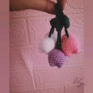 Key chain Tulip crochet handmade by Viryn