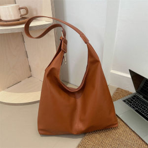 Large Capacity Womens Fashionable Soft Leather Tote Bag Single Shoulder Crossbody Bag for Commuting Trendy Handbag