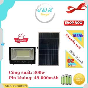 Đèn pha led Năng lượng mặt trời cao cấp - công suất 300 w - nhôm đúc - pin Lithium 49.000 mAh - 866 Chip Led. Hoạt động 10h đến 14h liên tục. Bảo hành 02 năm. Mã sp MT-300W