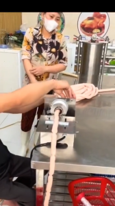 Máy buộc chỉ xúc xích tự động chạy điện - Tăng năng suất giảm thời gian làm việc