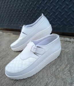 One love alicia sepatu wedges wanita sepatu kasual bordir slip-on ukuran 36-40