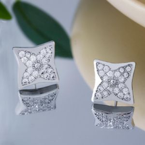 New Fashionable Niche Design Rhombus Flower Earrings Exquisite Light Luxury Earrings Versatile Womens Four-Leaf Clover Earrings