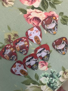 Guitar pick anti-skid wear resistance PVC material 0.68mm Folk Guitar pick acoustic general decomposition chord strum Guitar pick anime Cartoon animation set