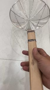 Vợt vòng inox cán gỗ đủ size vớt đồ xương vớt thực phẩm