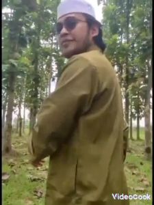 Kemeja kekinian keren Kemko sultan katun embos kancing import bisa cod/bayar di tempat