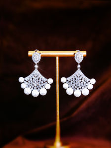 SEQUITO Temperament Women Ear Decoration Ladies Yellow Gold Plated Sparkling AAAAA Cubic Zirconia Dangle Drop Earrings with Pearl SE1078