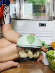 máy xay tỏi ớt kéo tay hình lợn xanh mẫu mới siêu hot